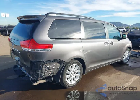 2014 Toyota Sienna Limited V6 7 Passenger z USA, uszkodzony, nr VIN 5TDYK3DC3ES497147